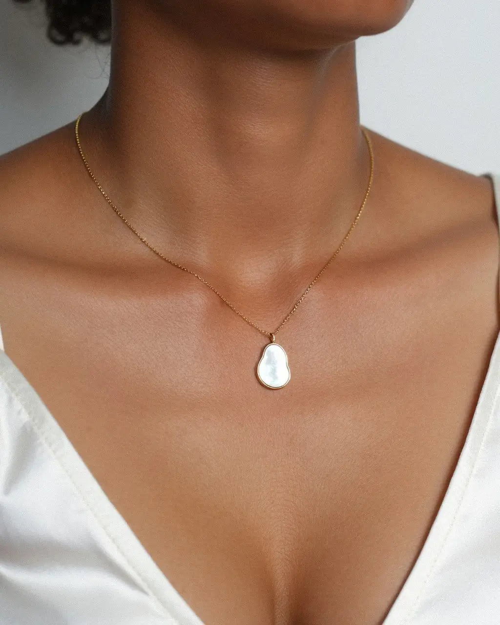 Lyra Irregular Pendant Necklace