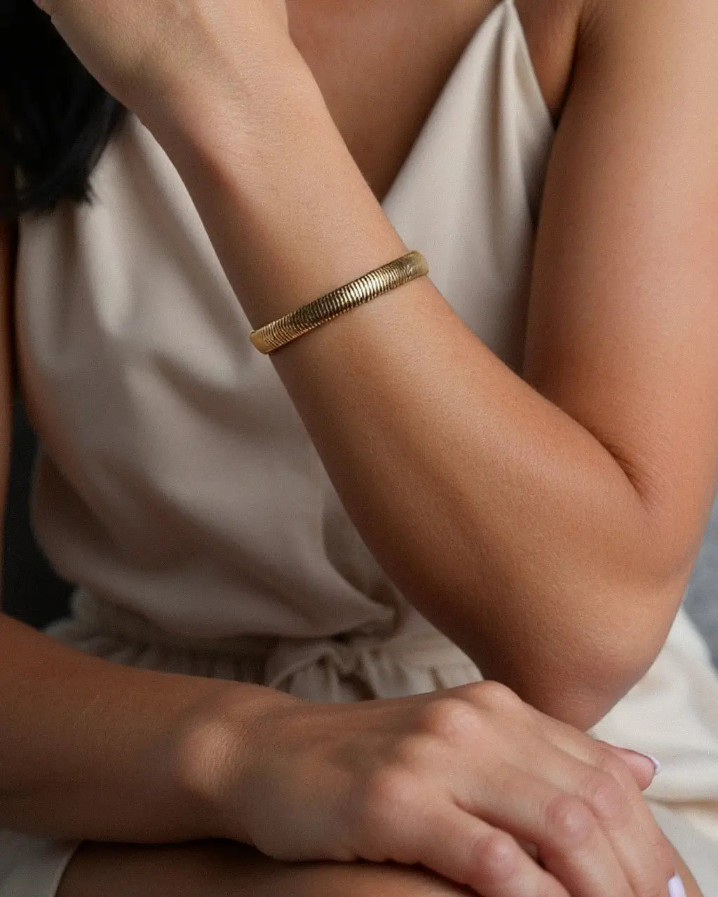Crest Snake Chain Bracelet