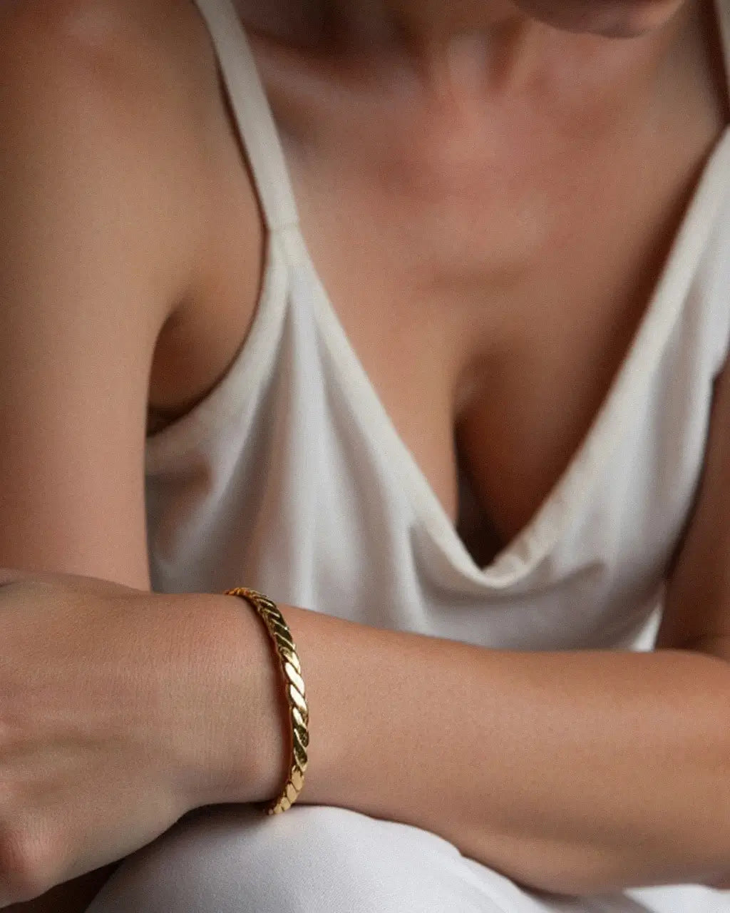 Drift Memory Twist Bangle