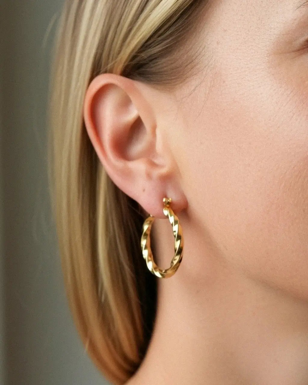 Thalia Twist Hoops