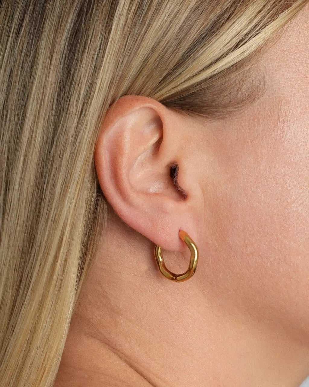 Aurea Hinge Hoops