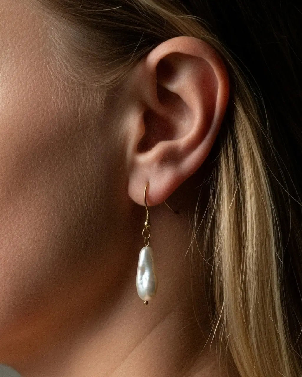 Isla Pearl Drops Earrings