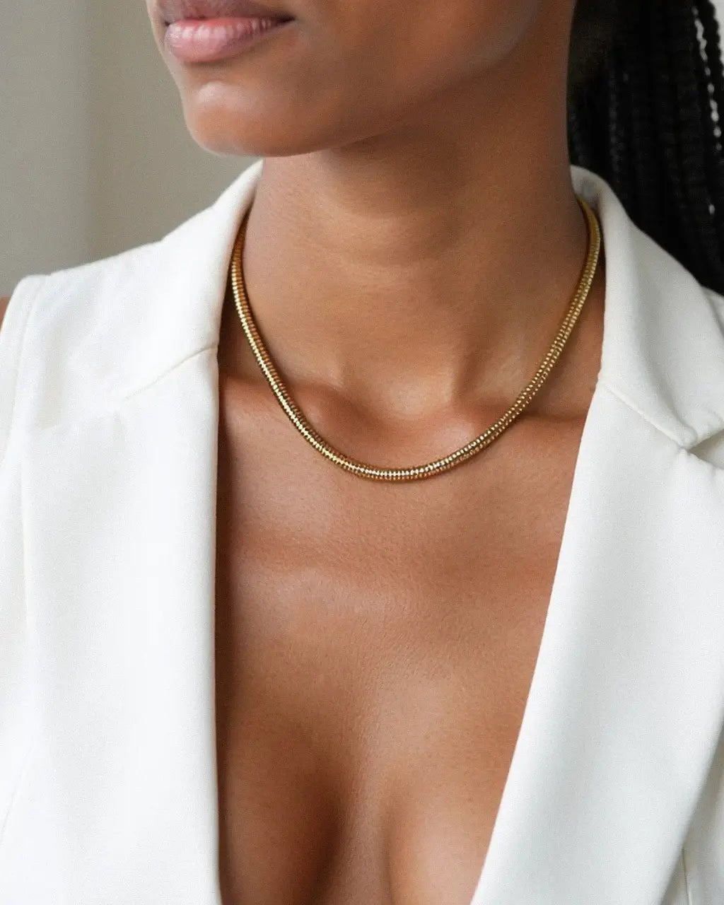 Eterna Minimal Chain Necklace