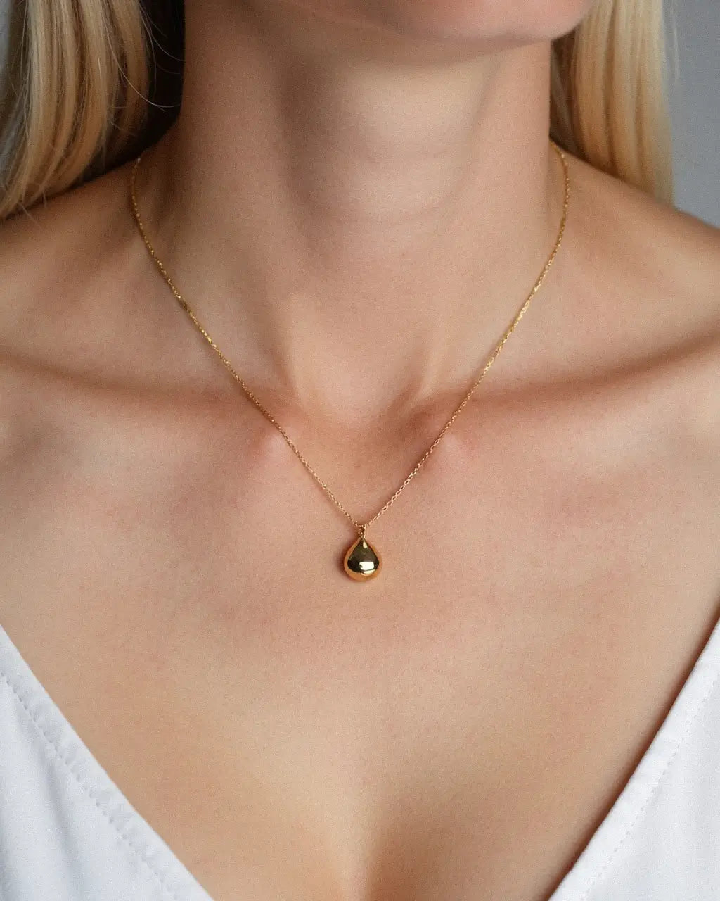 Seren Petite Teardrop Necklace