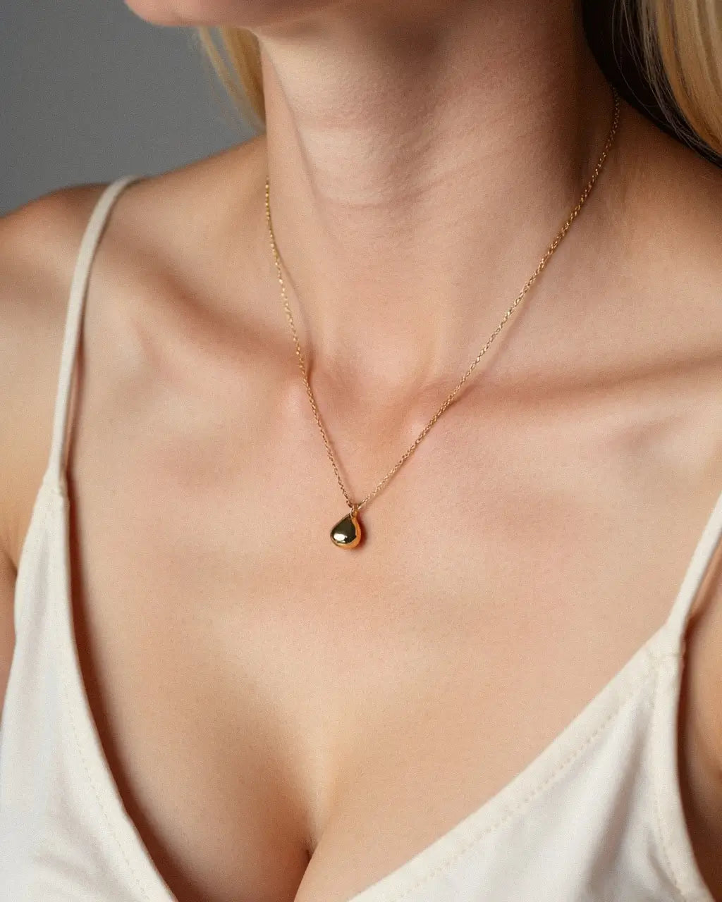Seren Petite Teardrop Necklace