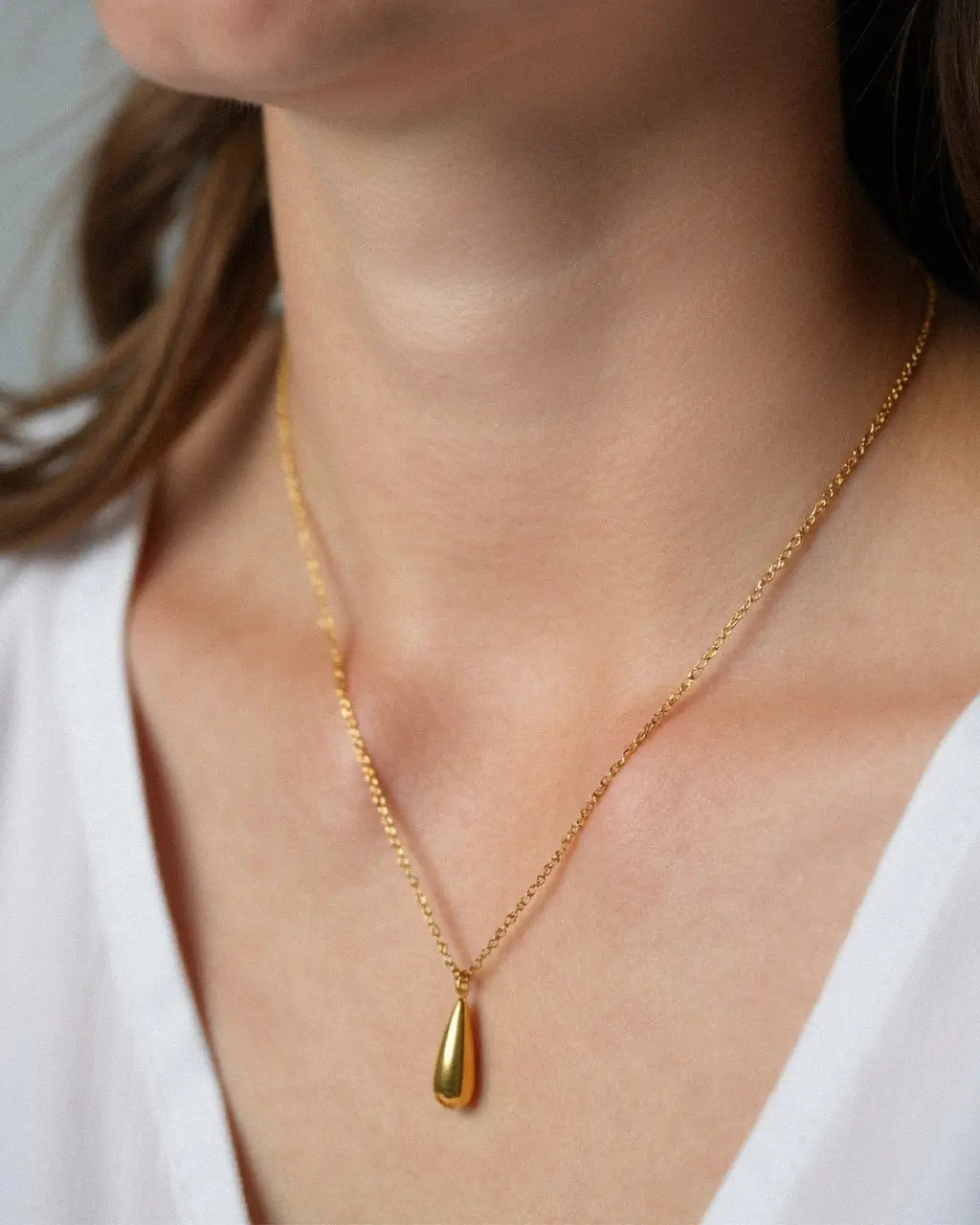 Elysia Teardrop Necklace