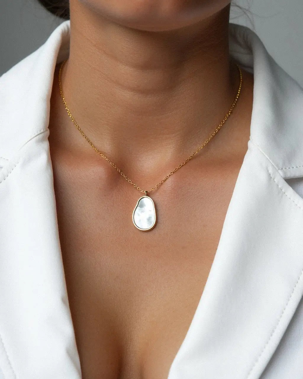 Lyra Irregular Pendant Necklace