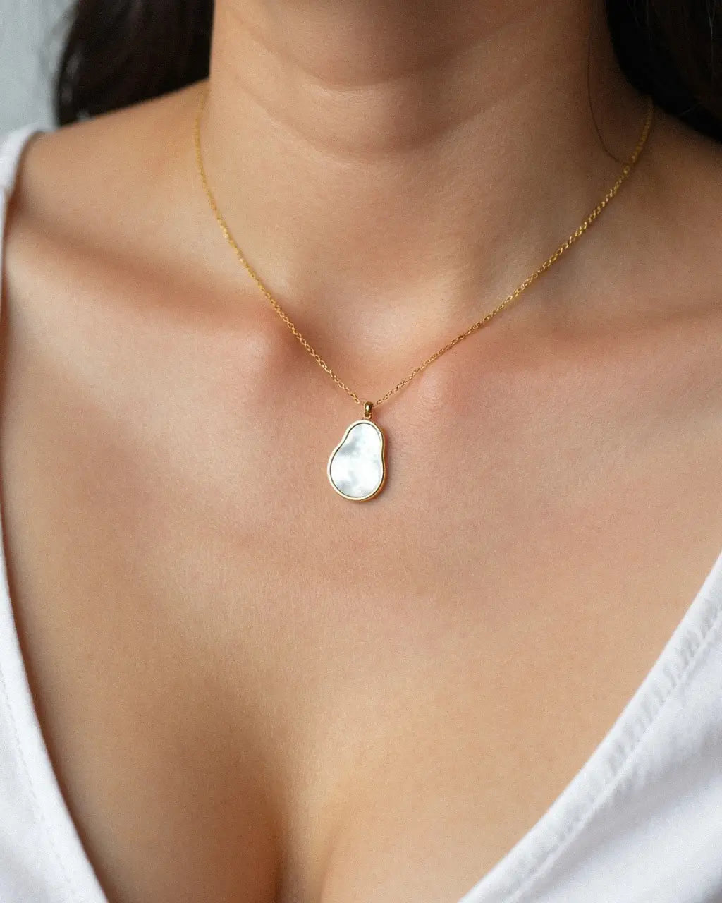 Lyra Irregular Pendant Necklace