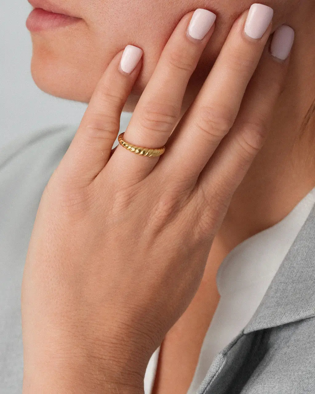 Solenne Twist Ring